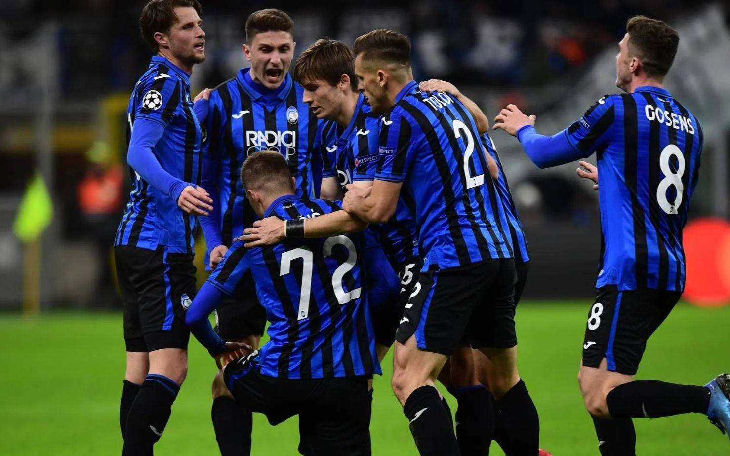 佛罗伦萨球迷热情助威,球队备战备战备战 佛罗伦萨球迷热情助威,球队备战备战备战