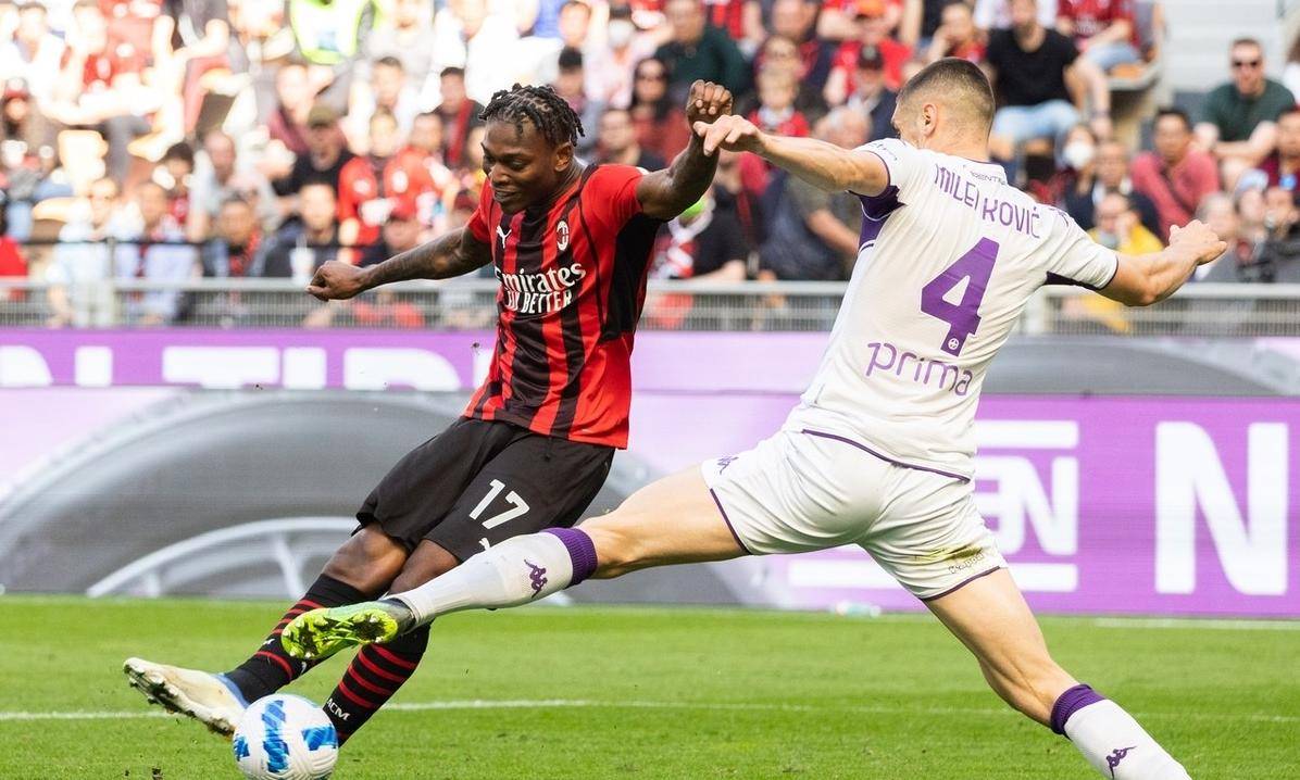 佛罗伦萨球迷热情助威,球队备战备战备战 佛罗伦萨球迷热情助威,球队备战备战备战