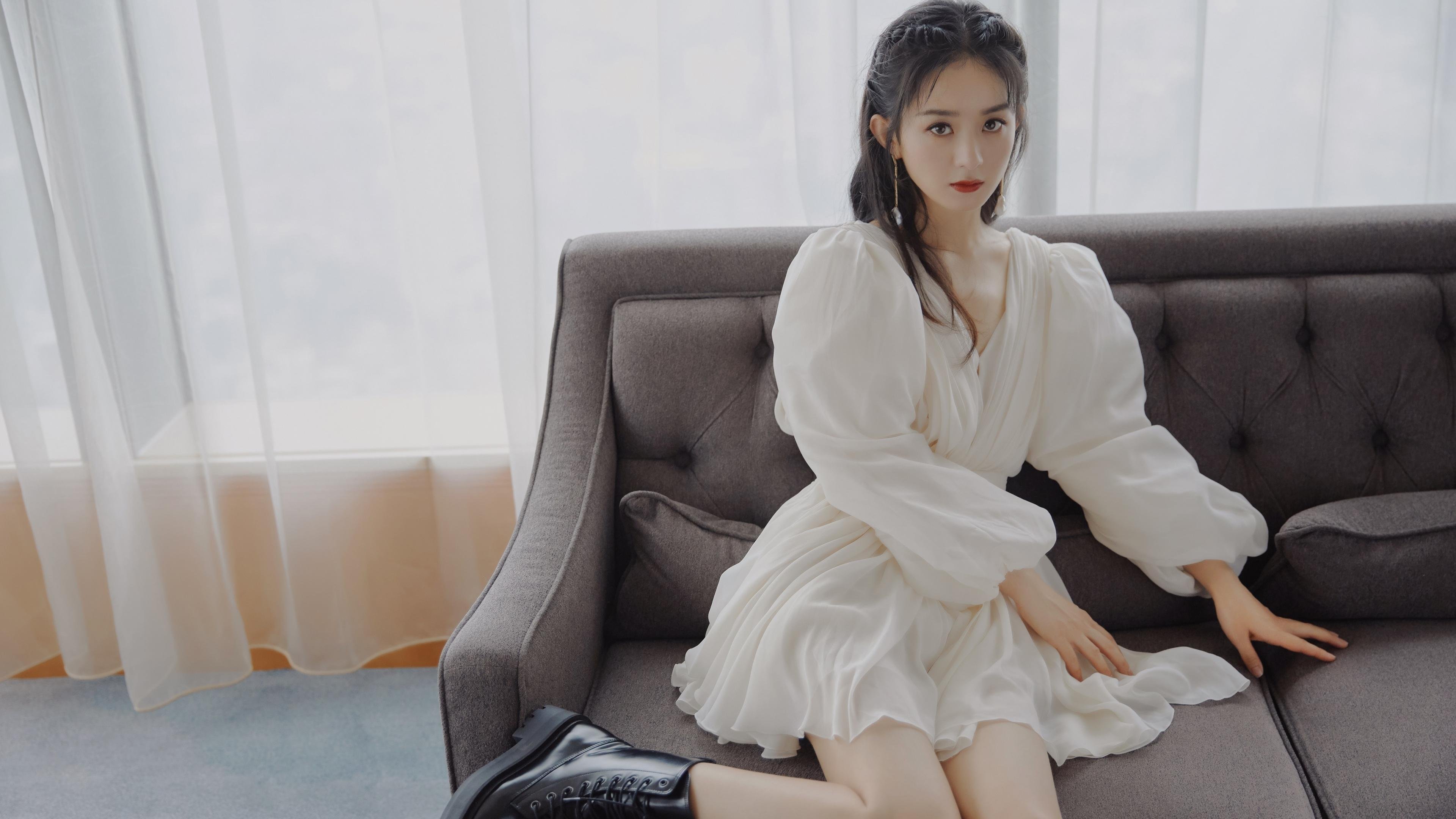 当转播信号在两场奇迹间切换，步行者末节风暴与哈登的独舞