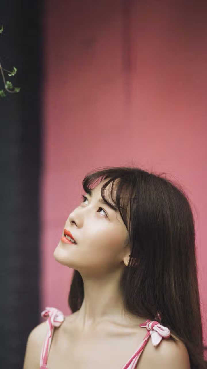 欧冠淘汰赛之夜,场边观众席惊现杰伦格林,当NBA未来巨星攻占伯纳乌