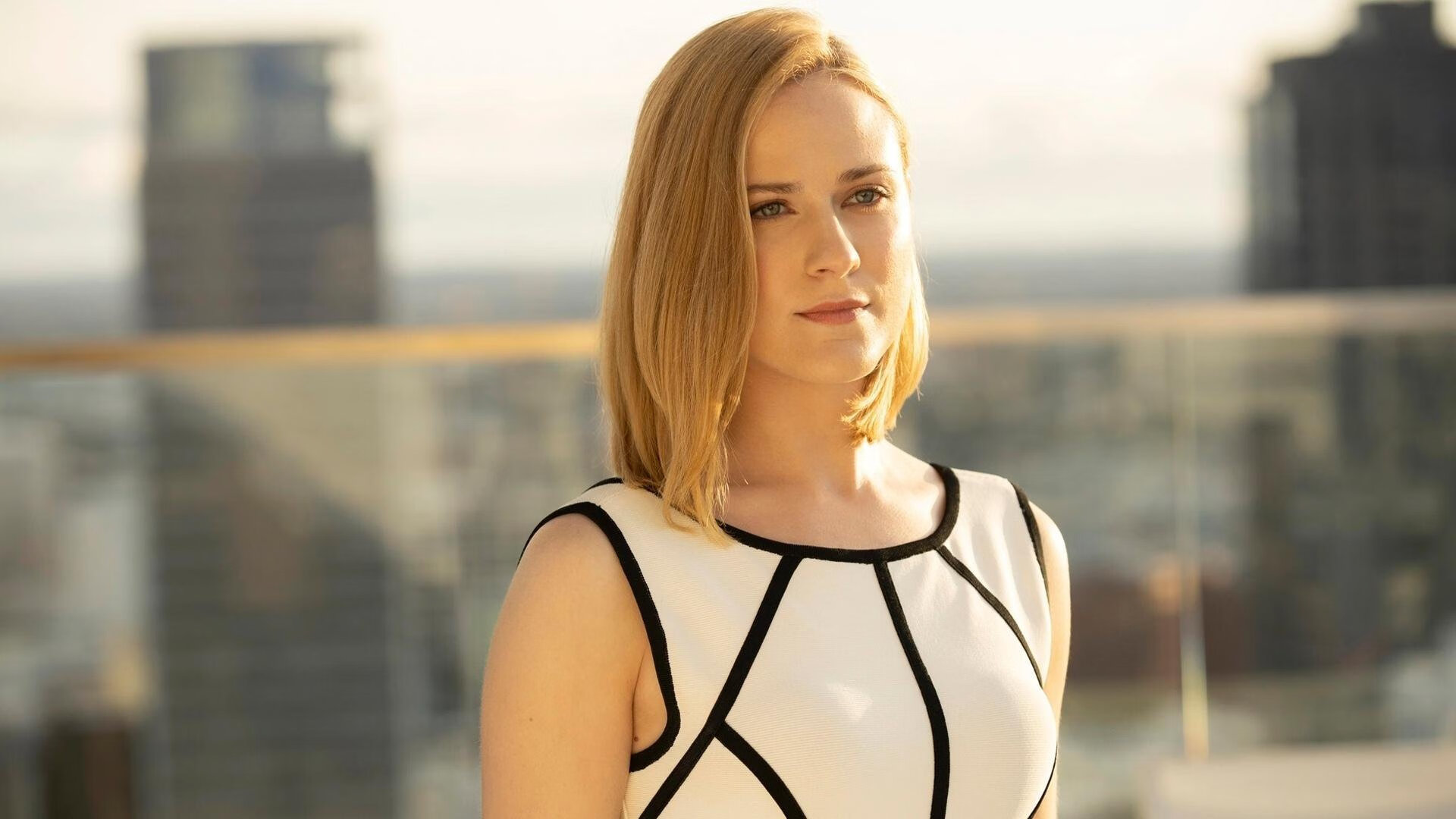 F1手术刀之夜,莱奥在街巷夹缝中完成不可能的艺术封神